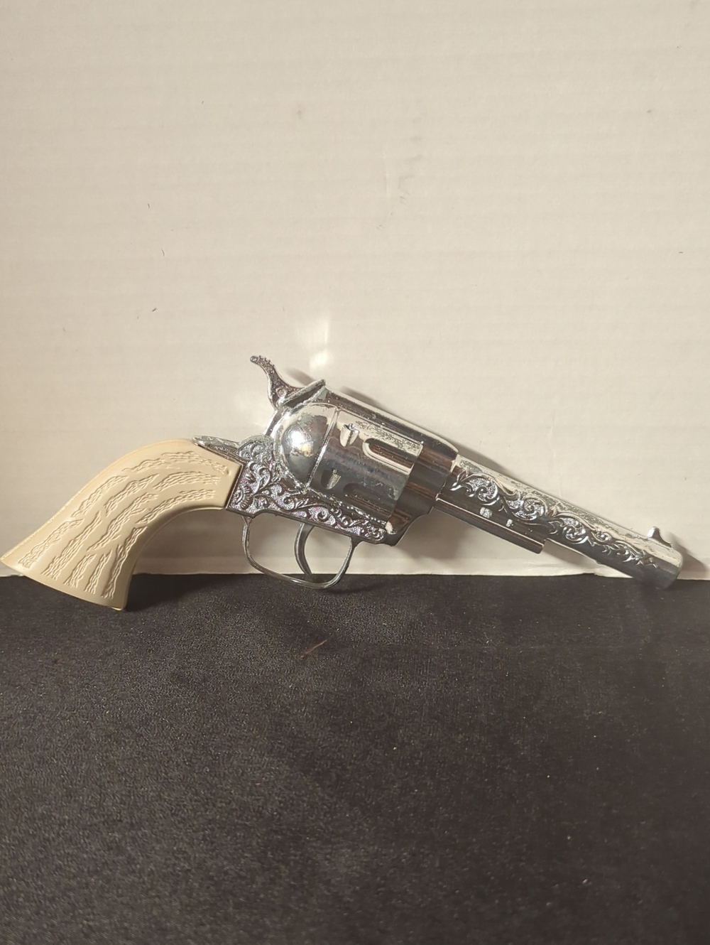 Vintage Child's Silver Cap Gun Western Revolver Toy